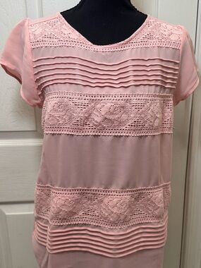 LC Lauren Conrad Blush Pink Crochet & Pintuck Short Sleeve Blouse